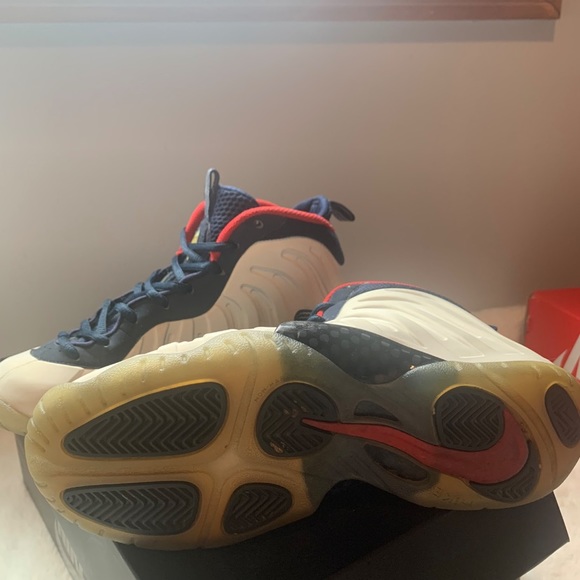 Nike - Picture 4 of 4